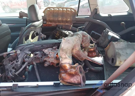 2011 Subaru Outback 2.5I Limited из США, поврежденный, VIN 4S4BRBLC5B3399565